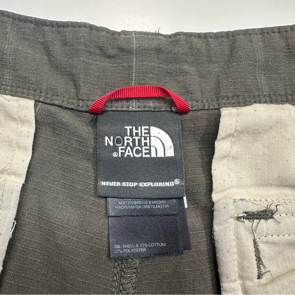 The North Face Men's Green Plaid Cotton Cargo Casual Shorts Waist 38